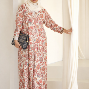 Sugar-coloured abaya printed with flowers